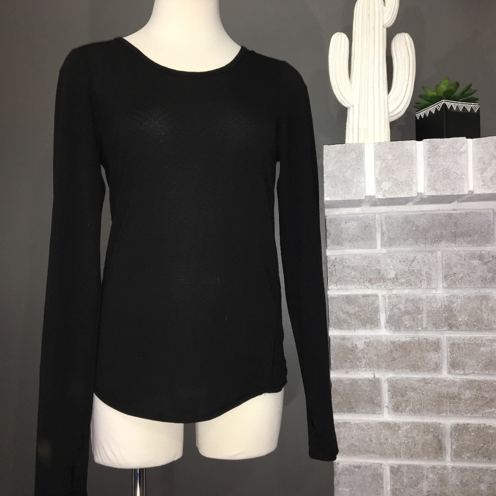 Black yoga shirt